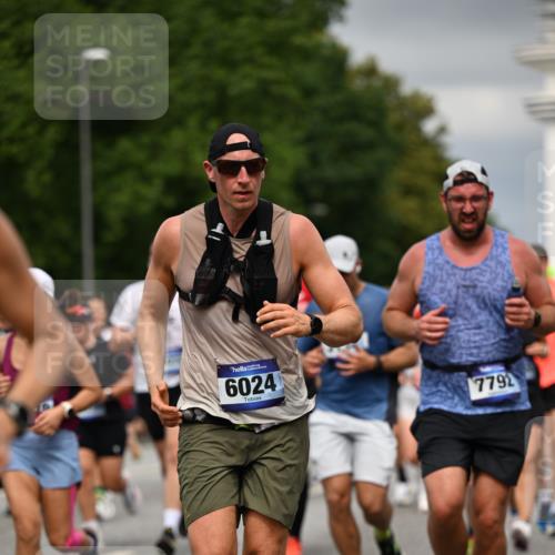 29.06.2025 - hella hamburg halbmarathon Dr. Thomas Lammeyer http://msf.ph/oto/8387590 29.06.2025 10:20:35 Kennedybrücke 1244, 1599, 1602, 2165, 2347, 2803, 2912, 3023, 3030, 3134, 3156, 3176, 3484, 3648, 3687, 4478, 4637, 5036, 6024, 6742, 6935, 7158, 7358, 7753, 7792, 7924, 7928, 8263, 8295, 8317, 8597, 8619, 8645, 8707, 8847, 8857, 9091, 9332, 9492, 9628, 9664, 9676, 9802, 9810, 9891, 10076, 10107, 10139, 10141, 10183, 10575, 11236, 11344, 11345, 11428 meine-sportfotos.de