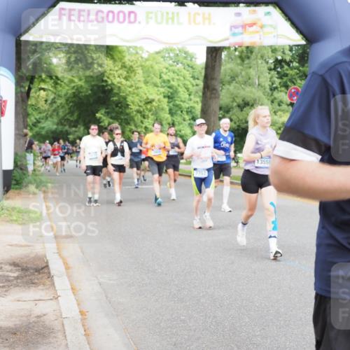 29.06.2025 - hella hamburg halbmarathon MichiJ http://msf.ph/oto/8387600 29.06.2025 10:47:59 Zwischen KM18-KM19 3400, 3740, 5602, 5603, 5708, 6580, 7006, 7757, 8807, 9932, 11515, 13558, 15897, 16614, 17181, 17894, 18808 meine-sportfotos.de