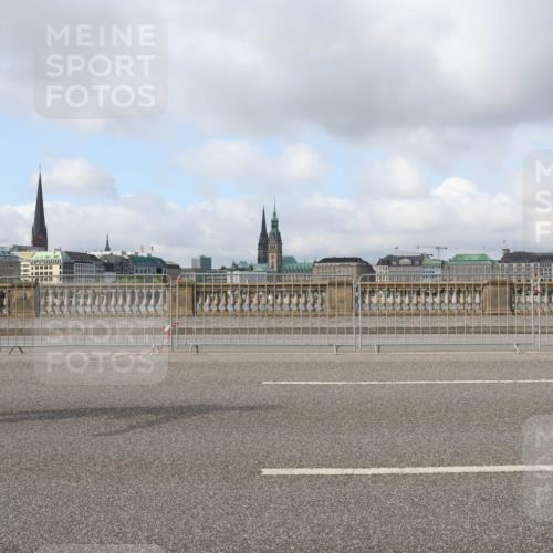 29.06.2025 - hella hamburg halbmarathon Lena Gebhardt http://msf.ph/oto/8387605 29.06.2025 08:53:01 Lombardsbrücke 57 meine-sportfotos.de