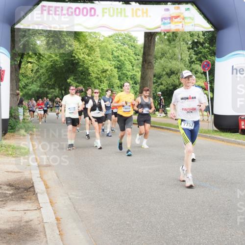 29.06.2025 - hella hamburg halbmarathon MichiJ http://msf.ph/oto/8387634 29.06.2025 10:48:00 Zwischen KM18-KM19 3400, 3740, 5602, 5603, 5708, 6580, 6708, 7006, 7757, 8807, 9932, 13558, 15897, 17181, 17894, 18808 meine-sportfotos.de