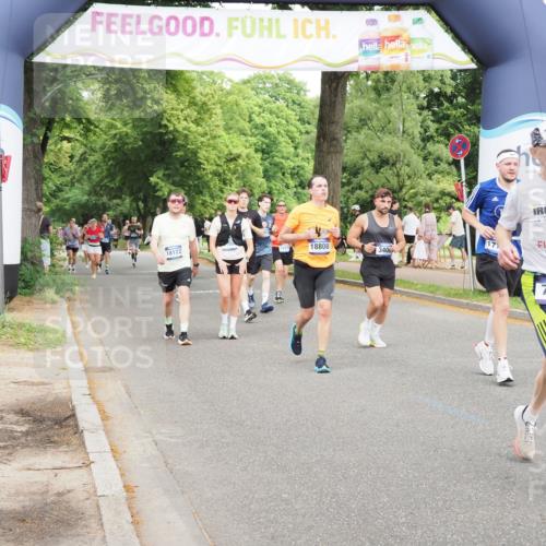 29.06.2025 - hella hamburg halbmarathon MichiJ http://msf.ph/oto/8387658 29.06.2025 10:48:00 Zwischen KM18-KM19 3400, 3740, 5602, 5603, 5708, 6580, 6708, 7006, 7757, 8807, 9932, 13558, 15897, 17181, 17894, 18808 meine-sportfotos.de