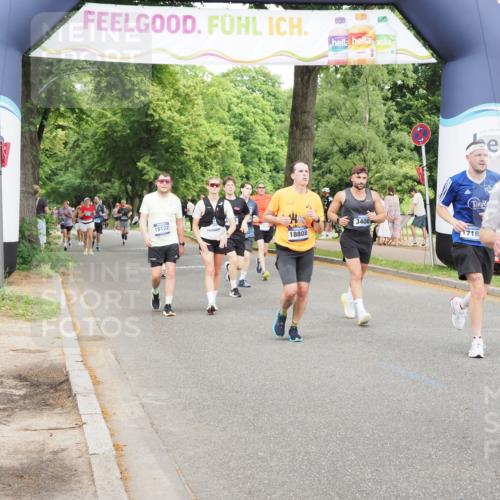 29.06.2025 - hella hamburg halbmarathon MichiJ http://msf.ph/oto/8387671 29.06.2025 10:48:00 Zwischen KM18-KM19 3400, 3740, 5602, 5603, 5708, 6580, 6708, 7006, 7757, 8807, 9932, 13558, 15897, 17181, 17894, 18808 meine-sportfotos.de