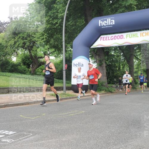 29.06.2025 - hella hamburg halbmarathon KatJ http://msf.ph/oto/8387679 29.06.2025 10:26:12 Zwischen KM18-KM19 6047, 6123, 7310 meine-sportfotos.de