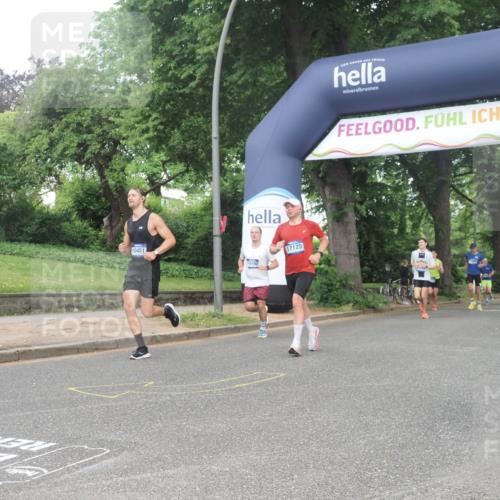 29.06.2025 - hella hamburg halbmarathon KatJ http://msf.ph/oto/8387708 29.06.2025 10:26:12 Zwischen KM18-KM19 6047, 6123, 7310 meine-sportfotos.de