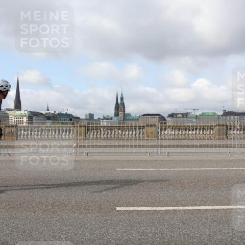 29.06.2025 - hella hamburg halbmarathon Lena Gebhardt http://msf.ph/oto/8387718 29.06.2025 08:53:01 Lombardsbrücke 57 meine-sportfotos.de