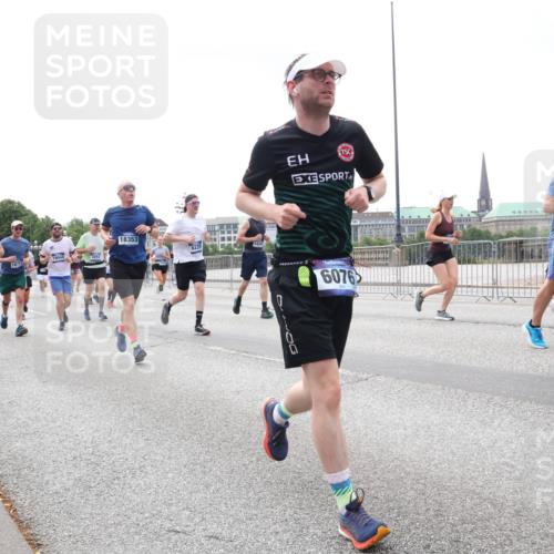 29.06.2025 - hella hamburg halbmarathon Lena Gebhardt http://msf.ph/oto/8387727 29.06.2025 10:40:35 Lombardsbrücke 19026, 12501, 18717, 1904, 18353, 6229, 6076, 11176, 1018, 1037, 1075, 1323, 2019, 2042, 2109, 2173, 2206, 2254, 2299, 2515, 2572, 2762, 2763, 2858, 3121, 3237, 3293, 3295, 3306, 3432, 3515, 3607, 3694, 3808, 3810, 4044, 4173, 4271, 4411, 4530, 4612, 4756, 4906, 4972, 5059, 5113, 5263, 5351, 5352, 5702, 5753, 5975, 6076, 6163, 6229, 6278, 6280, 6289, 6363, 6463, 6548, 6673, 6866, 6876, 6920, 7108, 7174, 7293, 7675, 7850, 7956, 8053, 8054, 8307, 8378, 8391, 8429, 8430 meine-sportfotos.de