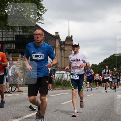 29.06.2025 - hella hamburg halbmarathon Yannick Fuchs http://msf.ph/oto/8387735 29.06.2025 10:55:34 20KM 2086, 2391, 2591, 3400, 4068, 5613, 5839, 5870, 6391, 7033, 7049, 7757, 8364, 8531, 8590, 9453, 9752, 9932, 10031, 10177, 10746, 10882, 11465, 11515, 12125, 12787, 13064, 13086, 13491, 13699, 14605, 14628, 15008, 15520, 15733, 16128, 16145, 16614, 17670 meine-sportfotos.de