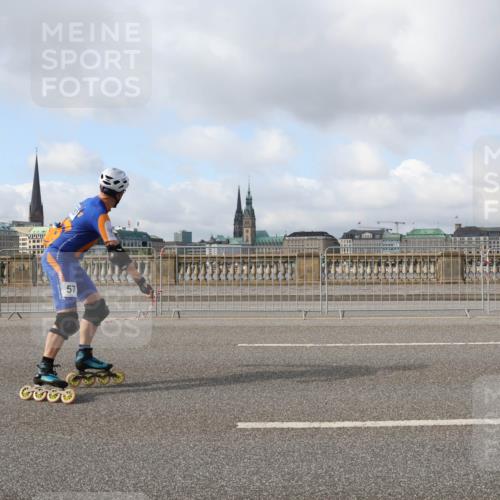 29.06.2025 - hella hamburg halbmarathon Lena Gebhardt http://msf.ph/oto/8387789 29.06.2025 08:53:01 Lombardsbrücke 57 meine-sportfotos.de