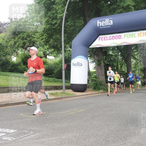 29.06.2025 - hella hamburg halbmarathon KatJ http://msf.ph/oto/8387893 29.06.2025 10:26:13 Zwischen KM18-KM19 6047, 6123 meine-sportfotos.de
