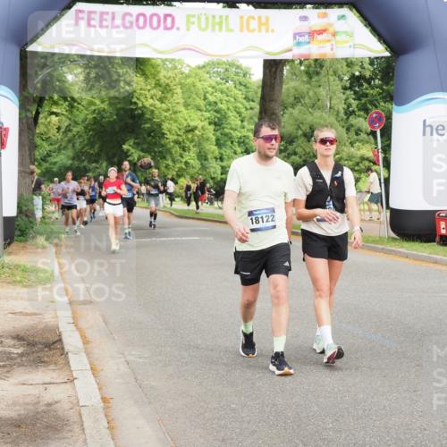 29.06.2025 - hella hamburg halbmarathon MichiJ http://msf.ph/oto/8387925 29.06.2025 10:48:04 Zwischen KM18-KM19 3400, 6708, 7049, 8807, 10295, 10519, 13558, 15008, 17181, 17894, 18122, 18808 meine-sportfotos.de