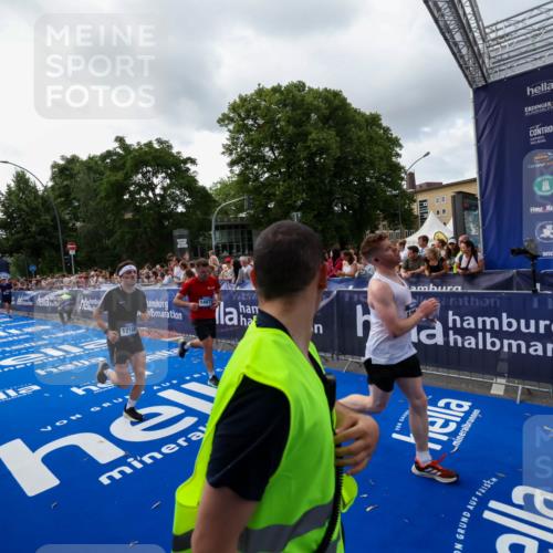 29.06.2025 - hella hamburg halbmarathon Zöllner http://msf.ph/oto/8398871 29.06.2025 10:36:12 Ziel 2774, 6032, 6990, 12168, 12447, 12488, 13419, 14601, 14875, 15115, 17078, 17329, 17691, 18600 meine-sportfotos.de