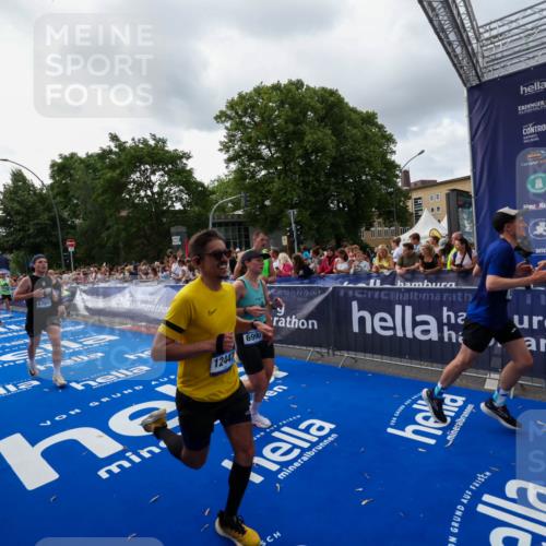 29.06.2025 - hella hamburg halbmarathon Zöllner http://msf.ph/oto/8398986 29.06.2025 10:36:17 Ziel 2774, 6829, 6990, 6993, 12447, 13991, 14601, 15115, 15348, 17078, 17329, 17691, 18600 meine-sportfotos.de
