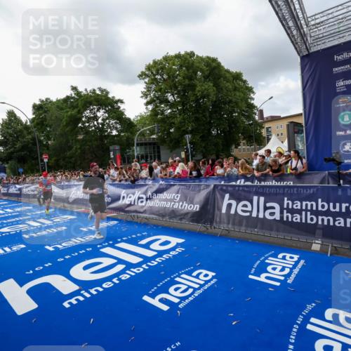 29.06.2025 - hella hamburg halbmarathon Zöllner http://msf.ph/oto/8399073 29.06.2025 10:36:21 Ziel 6829, 6993, 12051, 13991, 14601, 15115, 15348, 16158, 17192, 17329 meine-sportfotos.de
