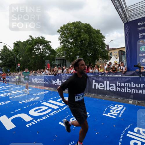 29.06.2025 - hella hamburg halbmarathon Zöllner http://msf.ph/oto/8399187 29.06.2025 10:36:24 Ziel 6829, 6993, 8084, 11304, 12051, 14075, 15348, 16158, 17192 meine-sportfotos.de