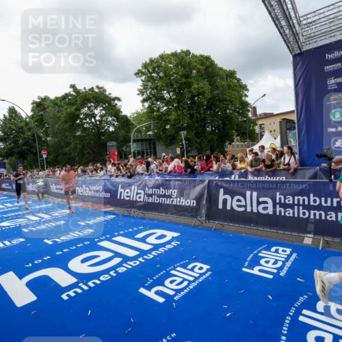 29.06.2025 - hella hamburg halbmarathon Zöllner http://msf.ph/oto/8399215 29.06.2025 10:36:26 Ziel 8084, 10404, 10852, 11304, 12051, 12916, 14075, 16158, 17192, 18062 meine-sportfotos.de