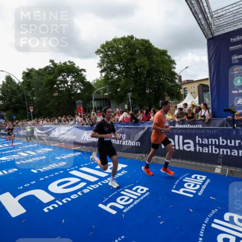 29.06.2025 - hella hamburg halbmarathon Zöllner http://msf.ph/oto/8399260 29.06.2025 10:36:28 Ziel 8084, 9296, 10404, 10680, 10852, 11304, 12051, 12916, 14075, 17192, 18062 meine-sportfotos.de