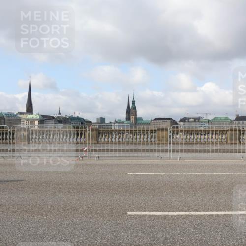 29.06.2025 - hella hamburg halbmarathon Lena Gebhardt http://msf.ph/oto/8399373 29.06.2025 08:53:10 Lombardsbrücke 37 meine-sportfotos.de