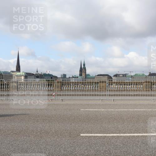 29.06.2025 - hella hamburg halbmarathon Lena Gebhardt http://msf.ph/oto/8399398 29.06.2025 08:53:10 Lombardsbrücke  meine-sportfotos.de