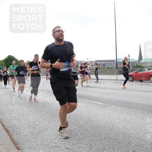 29.06.2025 - hella hamburg halbmarathon Lena Gebhardt http://msf.ph/oto/8399612 29.06.2025 10:40:40 Lombardsbrücke 18490, 8946, 085, 4411, 873, 1018, 1037, 1075, 1323, 2042, 2109, 2173, 2206, 2299, 2515, 2572, 2762, 2763, 2858, 3121, 3237, 3293, 3295, 3306, 3432, 3694, 3808, 3810, 4044, 4271, 4411, 4530, 4612, 4756, 4774, 4775, 4906, 4972, 5059, 5113, 5351, 5352, 5702, 5753, 5975, 6076, 6098, 6163, 6229, 6278, 6280, 6289, 6363, 6463, 6673, 6866, 6876, 7108, 7174, 7293, 7675, 7850, 7956, 8053, 8054, 8307, 8378, 8391, 8429, 8430, 9009, 9237, 11053 meine-sportfotos.de