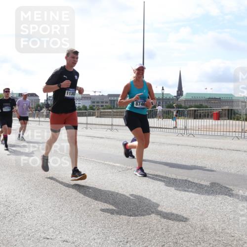 29.06.2025 - hella hamburg halbmarathon Lena Gebhardt http://msf.ph/oto/8399676 29.06.2025 10:15:59 Lombardsbrücke 11478, 789, 11303, 8746, 1156, 1308, 1440, 1651, 2071, 2076, 2110, 2165, 2436, 2803, 2835, 2989, 3134, 3167, 3417, 4007, 4466, 4492, 4494, 4637, 4828, 5046, 5069, 5423, 6376, 6576, 7897, 7941, 7942, 8169, 8274, 8554, 8746, 8885, 9192, 9601, 9657, 9675, 9784, 9802, 9881, 10107, 10108, 10292, 10608, 10775, 10844, 10990, 11113, 11303, 11478, 11774, 11783, 11818, 12427, 12469, 13179, 13818, 13951, 14413, 14423, 14550, 14552, 15307 meine-sportfotos.de