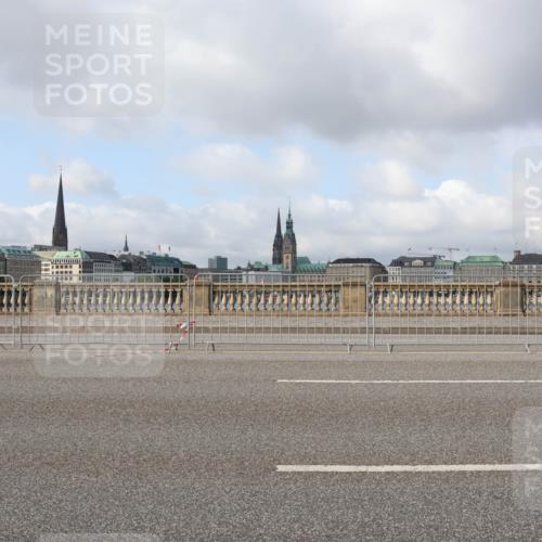 29.06.2025 - hella hamburg halbmarathon Lena Gebhardt http://msf.ph/oto/8399817 29.06.2025 08:53:14 Lombardsbrücke  meine-sportfotos.de