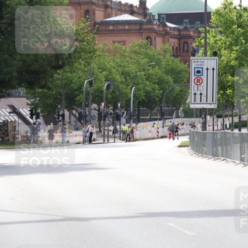 29.06.2025 - hella hamburg halbmarathon Lena Gebhardt http://msf.ph/oto/8399850 29.06.2025 09:20:14 Lombardsbrücke  meine-sportfotos.de