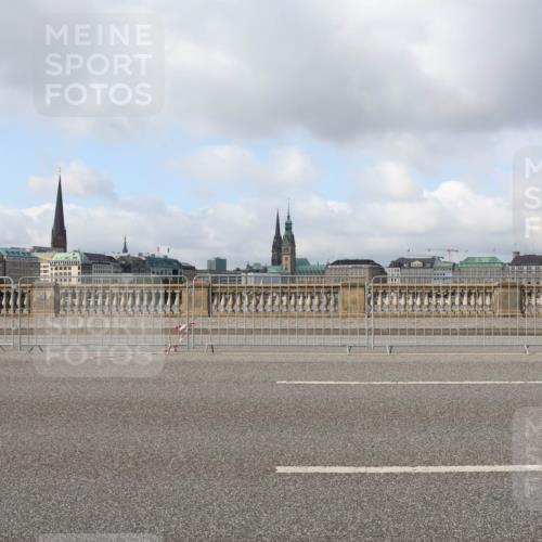 29.06.2025 - hella hamburg halbmarathon Lena Gebhardt http://msf.ph/oto/8399853 29.06.2025 08:53:14 Lombardsbrücke  meine-sportfotos.de