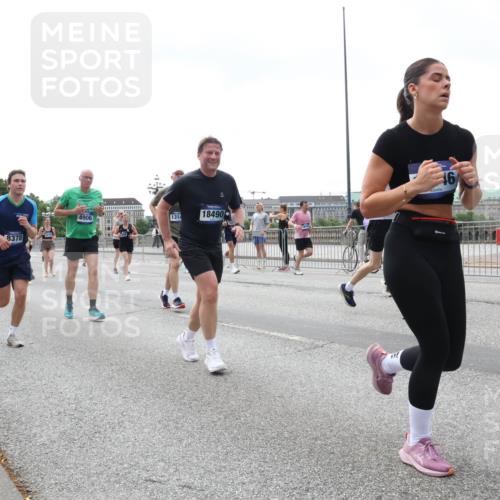 29.06.2025 - hella hamburg halbmarathon Lena Gebhardt http://msf.ph/oto/8399900 29.06.2025 10:40:42 Lombardsbrücke 8378, 4906, 1314, 18490, 44, 1018, 1037, 1075, 1323, 2042, 2109, 2173, 2206, 2299, 2515, 2572, 2762, 2763, 2858, 3121, 3237, 3293, 3295, 3306, 3432, 3694, 3810, 4044, 4234, 4271, 4411, 4530, 4612, 4756, 4774, 4775, 4906, 4972, 5059, 5113, 5351, 5352, 5702, 5753, 5975, 6076, 6098, 6163, 6229, 6278, 6280, 6289, 6363, 6463, 6673, 6842, 6866, 6876, 7108, 7174, 7293, 7675, 7850, 7956, 8053, 8054, 8307, 8378, 8391, 8429, 8430, 9009, 9237, 11053 meine-sportfotos.de