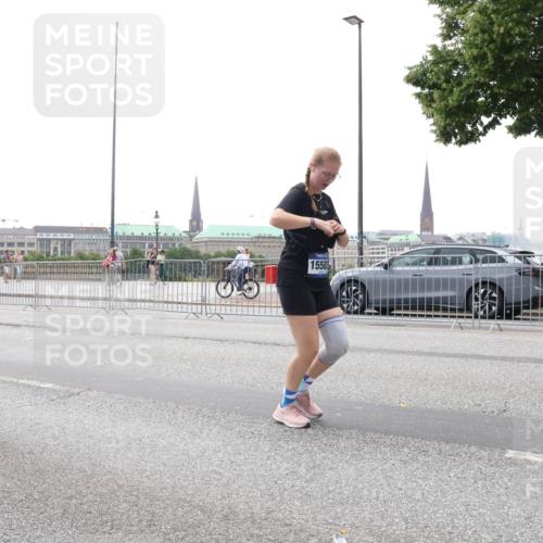 29.06.2025 - hella hamburg halbmarathon Lena Gebhardt http://msf.ph/oto/8399940 29.06.2025 10:49:55 Lombardsbrücke 7408, 20, 1888, 1558, 20, 1040, 1041, 1487, 1511, 1625, 1805, 1888, 2212, 2466, 2668, 2862, 2997, 3183, 3701, 3943, 4090, 4870, 5076, 5552, 5694, 5749, 5751, 5997, 6191, 6694, 6830, 7305, 7339, 7366, 7650, 7679, 7721, 7722, 7755, 8065, 8254, 9015, 9162, 9605, 9940, 10060, 10403, 10617, 10683, 10704, 11030, 11631, 11760, 12124, 12388, 13127, 13128, 13309, 13381, 13744, 13764, 13846, 14505, 14545, 14692, 15626 meine-sportfotos.de