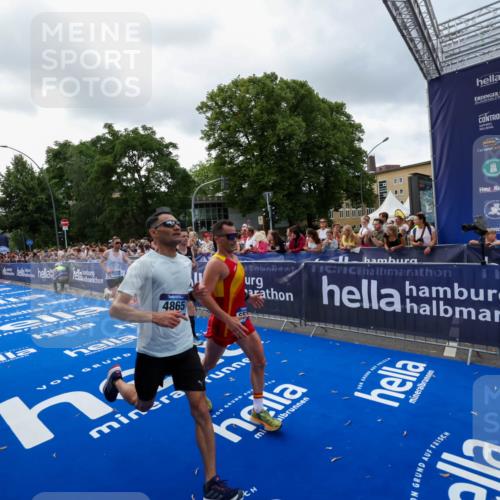 29.06.2025 - hella hamburg halbmarathon Zöllner http://msf.ph/oto/8399971 29.06.2025 10:36:54 Ziel 3959, 4865, 5307, 6529, 7310, 13141, 13343, 15939, 18384 meine-sportfotos.de