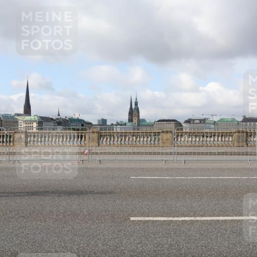 29.06.2025 - hella hamburg halbmarathon Lena Gebhardt http://msf.ph/oto/8400004 29.06.2025 08:53:15 Lombardsbrücke 375 meine-sportfotos.de
