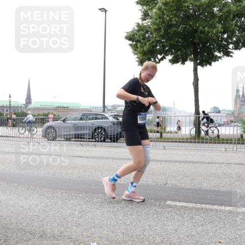 29.06.2025 - hella hamburg halbmarathon Lena Gebhardt http://msf.ph/oto/8400008 29.06.2025 10:49:55 Lombardsbrücke 20, 1, 800, 1558, 1040, 1041, 1487, 1511, 1625, 1805, 1888, 2212, 2466, 2668, 2862, 2997, 3183, 3701, 3943, 4090, 4870, 5076, 5552, 5694, 5749, 5751, 5997, 6191, 6694, 6830, 7305, 7339, 7366, 7650, 7679, 7721, 7722, 7755, 8065, 8254, 9015, 9162, 9605, 9940, 10060, 10403, 10617, 10683, 10704, 11030, 11631, 11760, 12124, 12388, 13127, 13128, 13309, 13381, 13744, 13764, 13846, 14505, 14545, 14692, 15626 meine-sportfotos.de