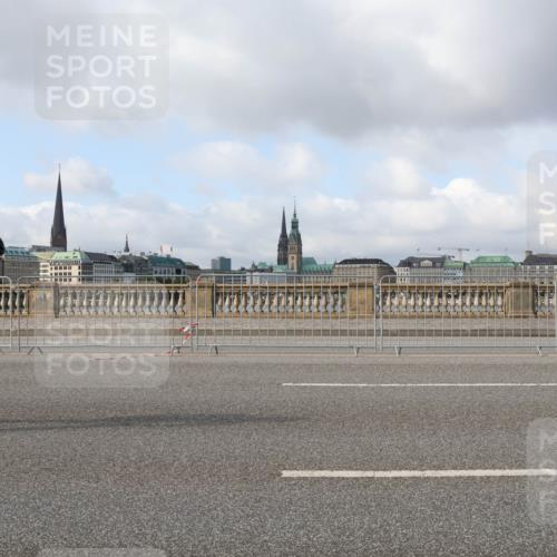29.06.2025 - hella hamburg halbmarathon Lena Gebhardt http://msf.ph/oto/8400038 29.06.2025 08:53:15 Lombardsbrücke 375 meine-sportfotos.de