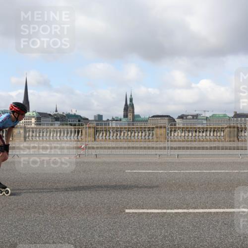 29.06.2025 - hella hamburg halbmarathon Lena Gebhardt http://msf.ph/oto/8400070 29.06.2025 08:53:15 Lombardsbrücke 375 meine-sportfotos.de