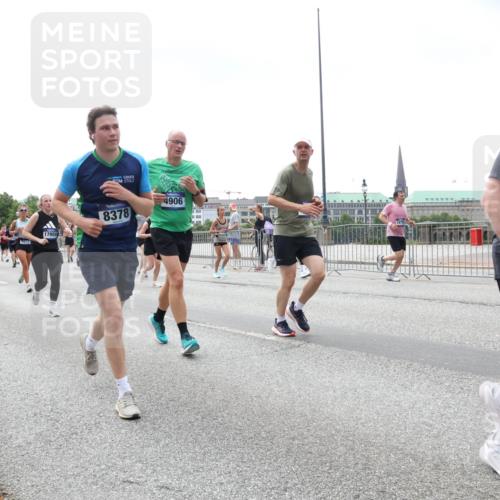 29.06.2025 - hella hamburg halbmarathon Lena Gebhardt http://msf.ph/oto/8400128 29.06.2025 10:40:43 Lombardsbrücke 19168, 10166, 17959, 8378, 4906, 18490, 1018, 1037, 1075, 1323, 2042, 2109, 2173, 2206, 2299, 2515, 2762, 2763, 2858, 3121, 3293, 3295, 3306, 3432, 3694, 3810, 4044, 4234, 4411, 4530, 4612, 4756, 4774, 4775, 4906, 4972, 5059, 5113, 5351, 5352, 5702, 5753, 5975, 6076, 6098, 6163, 6229, 6278, 6280, 6289, 6363, 6463, 6673, 6842, 6866, 6876, 7108, 7174, 7293, 7675, 7850, 7956, 8053, 8054, 8307, 8378, 8391, 8429, 8430, 9009, 9237, 11053 meine-sportfotos.de