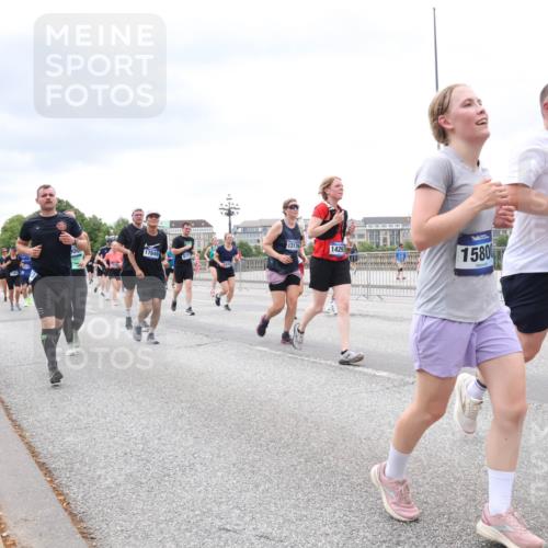 29.06.2025 - hella hamburg halbmarathon Lena Gebhardt http://msf.ph/oto/8400129 29.06.2025 10:58:01 Lombardsbrücke 17849, 13176, 1429, 1580, 1001, 1123, 1242, 1248, 1265, 1388, 1643, 2015, 2043, 2169, 2273, 2275, 2451, 2567, 2900, 3191, 3385, 3433, 3644, 3936, 3954, 4059, 4117, 4429, 4521, 4830, 5104, 5632, 5676, 5736, 5782, 6316, 6337, 6825, 6857, 6916, 7172, 7193, 7262, 7556, 7617, 7664, 7720, 7783, 7977, 7990, 8076, 8159, 8439, 8440, 8441, 8442, 8474, 8512, 8708, 8713, 8773, 8888, 9059, 9180, 9233, 9318, 9319, 9394, 9398, 9436, 9481, 9496, 9613, 9636, 9832 meine-sportfotos.de