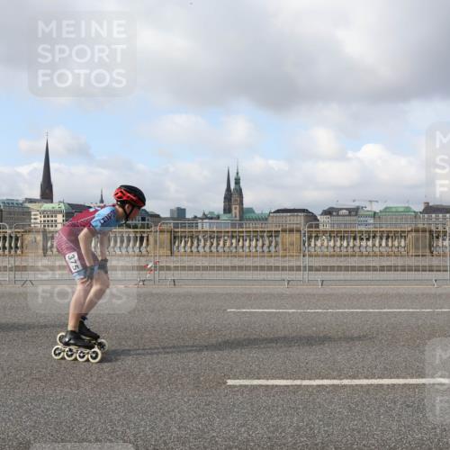 29.06.2025 - hella hamburg halbmarathon Lena Gebhardt http://msf.ph/oto/8400147 29.06.2025 08:53:15 Lombardsbrücke 375 meine-sportfotos.de
