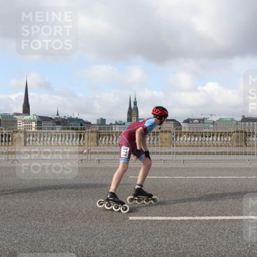 29.06.2025 - hella hamburg halbmarathon Lena Gebhardt http://msf.ph/oto/8400261 29.06.2025 08:53:15 Lombardsbrücke  meine-sportfotos.de