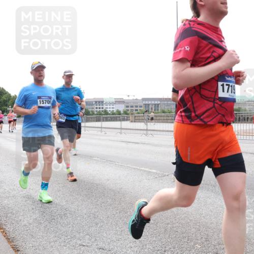 29.06.2025 - hella hamburg halbmarathon Lena Gebhardt http://msf.ph/oto/8400271 29.06.2025 10:23:43 Lombardsbrücke 15709, 365, 1719, 1048, 1304, 1362, 1444, 1545, 2125, 2489, 2925, 4122, 4391, 4597, 4646, 4728, 4990, 5055, 5160, 5258, 5358, 5406, 5661, 6502, 6747, 7013, 7029, 7820, 8031, 8141, 8149, 8181, 8502, 8676, 8716, 8717, 9217, 9603, 9715, 10649, 10739, 11044, 11300, 11415, 11454, 11793, 11798, 11879, 12073, 12874, 13149, 14265, 14510, 14512, 14521, 14821, 15709, 15739, 15853, 16185, 16251, 17013, 17199, 17207, 17719 meine-sportfotos.de
