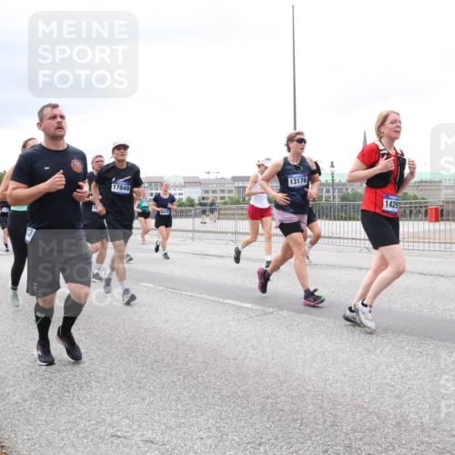 29.06.2025 - hella hamburg halbmarathon Lena Gebhardt http://msf.ph/oto/8400282 29.06.2025 10:58:02 Lombardsbrücke 2015, 17849, 13176, 1429, 1001, 1123, 1242, 1248, 1265, 1388, 2015, 2043, 2169, 2273, 2275, 2451, 2567, 2900, 3191, 3385, 3433, 3644, 3936, 3954, 4059, 4117, 4429, 4521, 4830, 5104, 5632, 5676, 5736, 5782, 6316, 6337, 6825, 6857, 6916, 7172, 7193, 7262, 7556, 7617, 7664, 7720, 7783, 7977, 7990, 8076, 8159, 8439, 8440, 8441, 8442, 8474, 8512, 8708, 8713, 8773, 8888, 9059, 9180, 9233, 9318, 9319, 9394, 9398, 9436, 9481, 9496, 9613, 9636, 9832 meine-sportfotos.de
