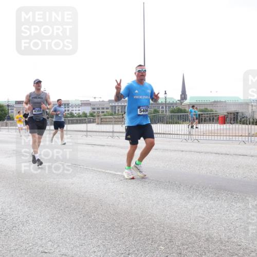 29.06.2025 - hella hamburg halbmarathon Lena Gebhardt http://msf.ph/oto/8400485 29.06.2025 10:23:44 Lombardsbrücke 4391, 5406, 1048, 1304, 1362, 1444, 1545, 2125, 2489, 2925, 4122, 4391, 4597, 4646, 4728, 4990, 5055, 5160, 5258, 5260, 5358, 5406, 5661, 6502, 6747, 7013, 7029, 7820, 8031, 8141, 8149, 8181, 8502, 8676, 8717, 9217, 9603, 9715, 10649, 10739, 11044, 11300, 11415, 11454, 11793, 11798, 11879, 12874, 13149, 14265, 14510, 14512, 14521, 14821, 15709, 15739, 15853, 16185, 16251, 17013, 17199, 17207, 17719 meine-sportfotos.de