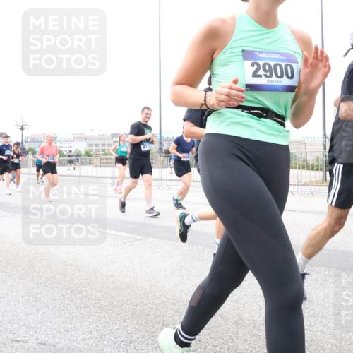 29.06.2025 - hella hamburg halbmarathon Lena Gebhardt http://msf.ph/oto/8400586 29.06.2025 10:58:04 Lombardsbrücke 31, 6316, 8773, 2900, 1001, 1123, 1242, 1248, 1265, 1388, 1845, 2015, 2043, 2169, 2273, 2275, 2451, 2567, 2900, 3191, 3644, 3936, 3954, 4059, 4117, 4429, 4521, 4830, 5104, 5632, 5676, 5736, 5782, 6316, 6337, 6825, 6916, 7172, 7193, 7262, 7556, 7617, 7664, 7783, 7977, 7990, 8076, 8159, 8439, 8440, 8441, 8442, 8474, 8512, 8708, 8713, 8773, 8888, 9059, 9180, 9233, 9239, 9318, 9319, 9394, 9398, 9436, 9481, 9496, 9613, 9636, 9832 meine-sportfotos.de