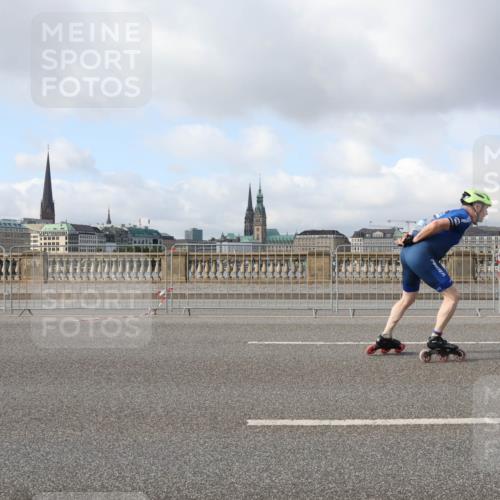 29.06.2025 - hella hamburg halbmarathon Lena Gebhardt http://msf.ph/oto/8400595 29.06.2025 08:53:16 Lombardsbrücke  meine-sportfotos.de