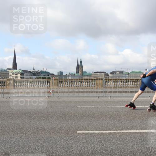 29.06.2025 - hella hamburg halbmarathon Lena Gebhardt http://msf.ph/oto/8400633 29.06.2025 08:53:16 Lombardsbrücke 1119 meine-sportfotos.de
