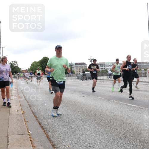 29.06.2025 - hella hamburg halbmarathon Lena Gebhardt http://msf.ph/oto/8400636 29.06.2025 10:49:58 Lombardsbrücke 17284, 5694, 9015, 7366, 1040, 1041, 1487, 1511, 1805, 1888, 2212, 2466, 2668, 2862, 2997, 3701, 4090, 4870, 5076, 5552, 5694, 5749, 5751, 5997, 6191, 6680, 6694, 6830, 7305, 7339, 7366, 7679, 7721, 7722, 7755, 8065, 8254, 9015, 9162, 9605, 9940, 10060, 10403, 10617, 10683, 10704, 11030, 11631, 11716, 11760, 12079, 12124, 12388, 13127, 13128, 13309, 13381, 13744, 13764, 13846, 14144, 14505, 14545, 14692, 15626 meine-sportfotos.de