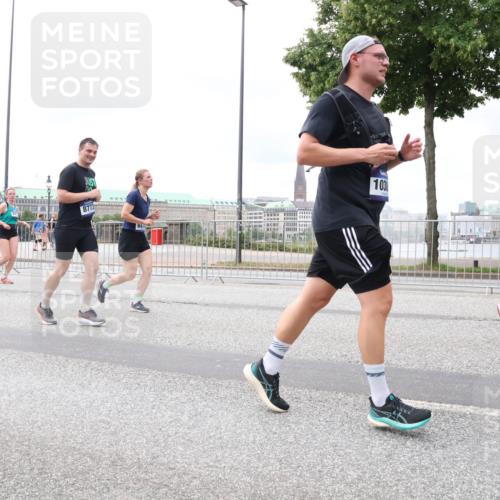 29.06.2025 - hella hamburg halbmarathon Lena Gebhardt http://msf.ph/oto/8400669 29.06.2025 10:58:04 Lombardsbrücke 9396, 8773, 841, 103, 1001, 1123, 1242, 1248, 1265, 1388, 1845, 2015, 2043, 2169, 2273, 2275, 2451, 2567, 2900, 3191, 3644, 3936, 3954, 4059, 4117, 4429, 4521, 4830, 5104, 5632, 5676, 5736, 5782, 6316, 6337, 6825, 6916, 7172, 7193, 7262, 7556, 7617, 7664, 7783, 7977, 7990, 8076, 8159, 8439, 8440, 8441, 8442, 8474, 8512, 8708, 8713, 8773, 8888, 9059, 9180, 9233, 9239, 9318, 9319, 9394, 9398, 9436, 9481, 9496, 9613, 9636, 9832 meine-sportfotos.de