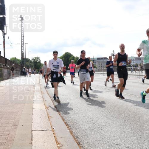 29.06.2025 - hella hamburg halbmarathon Lena Gebhardt http://msf.ph/oto/8400743 29.06.2025 10:16:07 Lombardsbrücke 18800, 12628, 15571, 436, 4828, 1156, 1212, 1308, 1599, 1651, 2071, 2076, 2165, 2436, 2803, 2835, 3134, 3167, 3648, 4007, 4583, 4637, 4828, 5046, 5294, 5423, 6024, 7753, 7897, 7941, 7942, 8169, 8274, 8554, 8597, 8645, 8746, 8885, 9192, 9601, 9628, 9675, 9784, 9802, 9810, 9881, 10107, 10108, 10139, 10141, 10183, 10292, 10608, 10844, 10990, 11113, 11303, 11344, 11345, 11478, 11774, 11783, 11818, 12427, 12469, 13179, 13818, 13951, 14423, 14550 meine-sportfotos.de