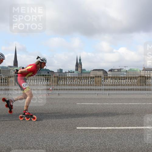 29.06.2025 - hella hamburg halbmarathon Lena Gebhardt http://msf.ph/oto/8400767 29.06.2025 08:53:24 Lombardsbrücke 697, 2, 428 meine-sportfotos.de