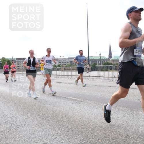 29.06.2025 - hella hamburg halbmarathon Lena Gebhardt http://msf.ph/oto/8400768 29.06.2025 10:23:46 Lombardsbrücke 6185, 16331, 1304, 4391, 1048, 1304, 1362, 1444, 1545, 2125, 2489, 3013, 4122, 4391, 4597, 4646, 4728, 4990, 5055, 5160, 5258, 5260, 5358, 5406, 5661, 6747, 7013, 7029, 7426, 7820, 8031, 8141, 8149, 8181, 8502, 8676, 8717, 9217, 9603, 9715, 10649, 11044, 11300, 11415, 11454, 11793, 11798, 11879, 12874, 13149, 14265, 14510, 14512, 14521, 14821, 15709, 15739, 15853, 16185, 16251, 17199, 17719 meine-sportfotos.de