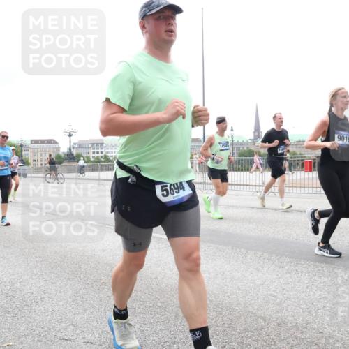 29.06.2025 - hella hamburg halbmarathon Lena Gebhardt http://msf.ph/oto/8400870 29.06.2025 10:49:59 Lombardsbrücke 8, 404, 5694, 14545, 106, 9015, 1040, 1041, 1487, 1511, 1805, 1888, 2212, 2466, 2668, 2862, 2997, 3701, 3710, 3805, 4090, 4168, 4870, 5076, 5552, 5694, 5749, 5751, 5997, 6680, 6694, 6830, 7305, 7339, 7366, 7679, 7721, 7722, 7755, 8065, 8254, 9015, 9162, 9605, 9940, 10060, 10286, 10403, 10617, 10683, 10704, 11030, 11631, 11716, 11760, 12079, 12124, 12388, 13127, 13128, 13309, 13381, 13744, 13764, 13846, 14144, 14505, 14545, 14692, 15626 meine-sportfotos.de